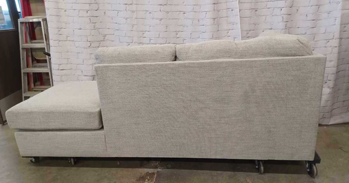 Mahoney 2 Piece Sectional with Chaise - Pebble/Right Facing - Gallery Image 33